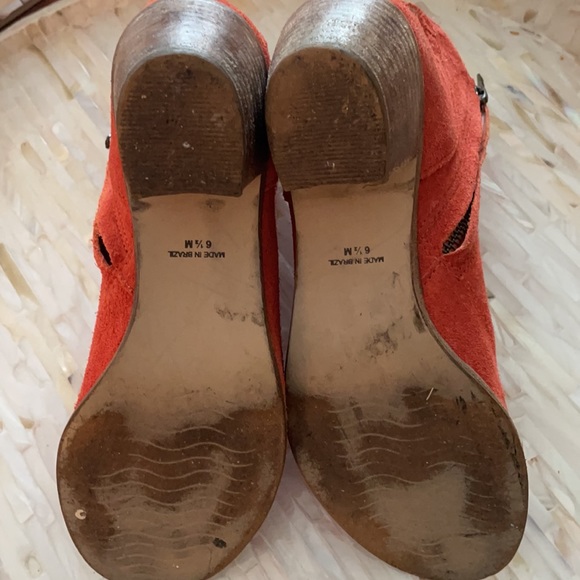 MATISSE rust/orange block heel side buckle suede bootie size 6.5 - Picture 8 of 12